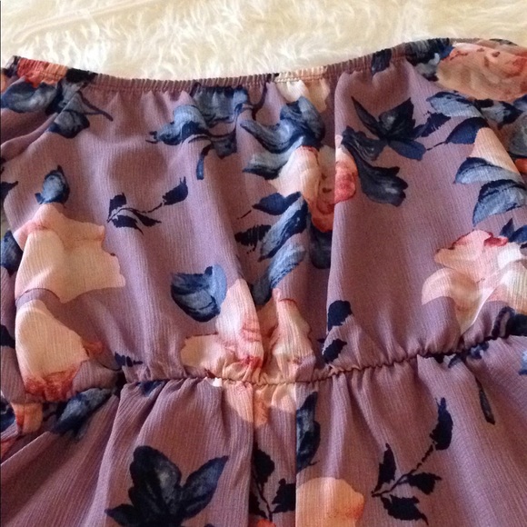 Last 1! Lavender Floral romper! - Picture 6 of 8